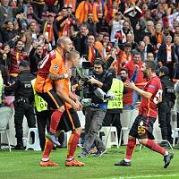 Galatasaray 2-1 Benfica-12107713_1044654648926563_4687592539957104735_n.jpg